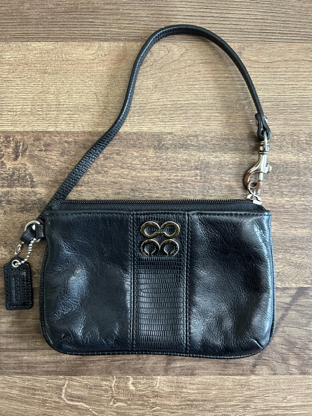 Coach Julia Black Textured Leather Signature Wristlet Wallet 47513